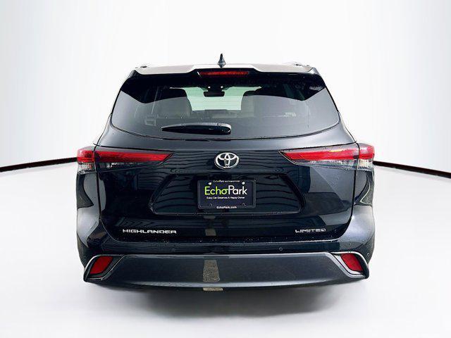 used 2020 Toyota Highlander car, priced at $28,999