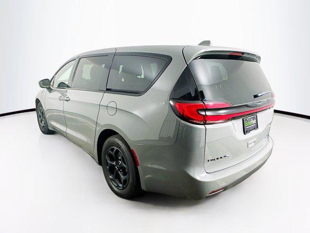 used 2022 Chrysler Pacifica Hybrid car, priced at $26,599