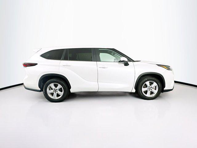 used 2024 Toyota Highlander car, priced at $35,889