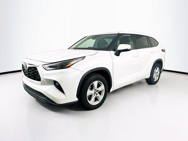 used 2024 Toyota Highlander car, priced at $35,889