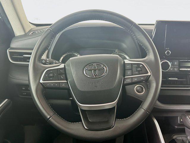 used 2024 Toyota Highlander car, priced at $35,889