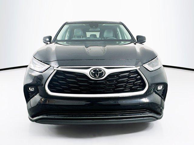 used 2024 Toyota Highlander car, priced at $36,189