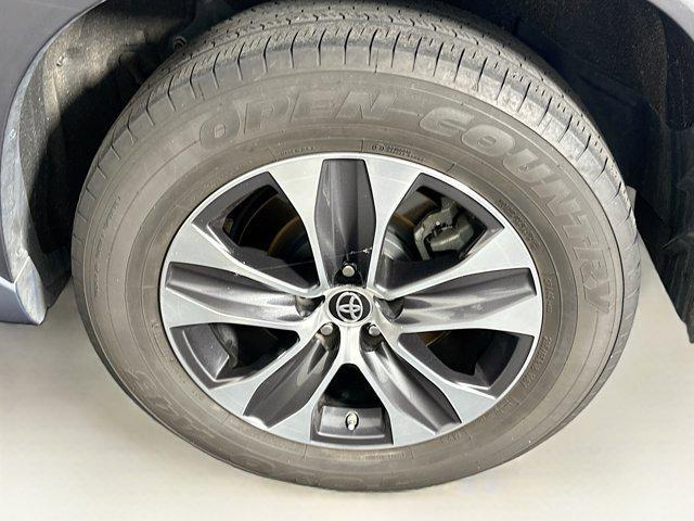 used 2021 Toyota Highlander car, priced at $30,397