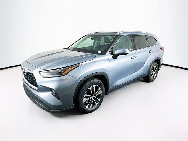 used 2021 Toyota Highlander car, priced at $30,397