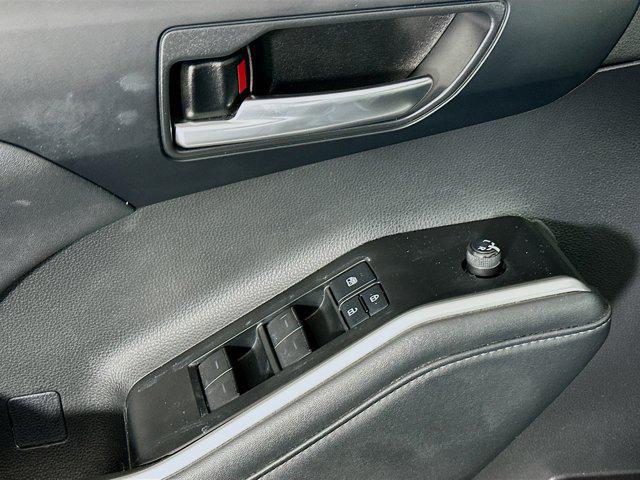 used 2021 Toyota Highlander car, priced at $30,397