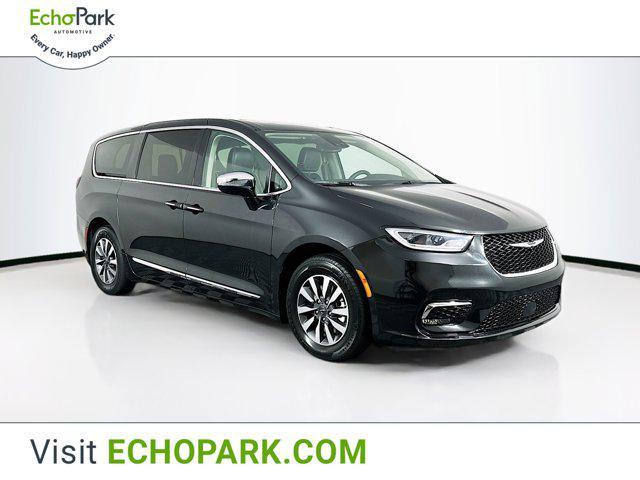 used 2023 Chrysler Pacifica Hybrid car, priced at $25,997