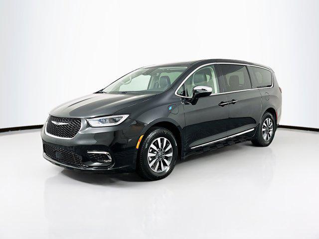 used 2023 Chrysler Pacifica Hybrid car, priced at $27,889