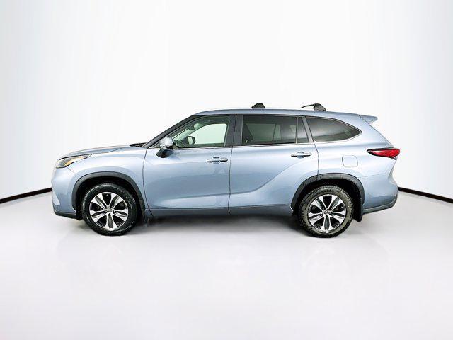 used 2023 Toyota Highlander car, priced at $32,489