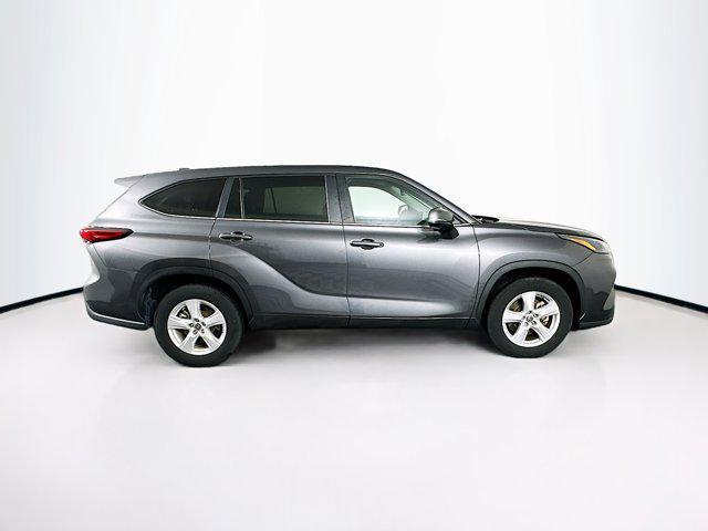 used 2023 Toyota Highlander car, priced at $28,797