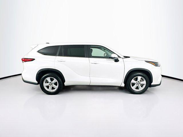 used 2023 Toyota Highlander car, priced at $30,689