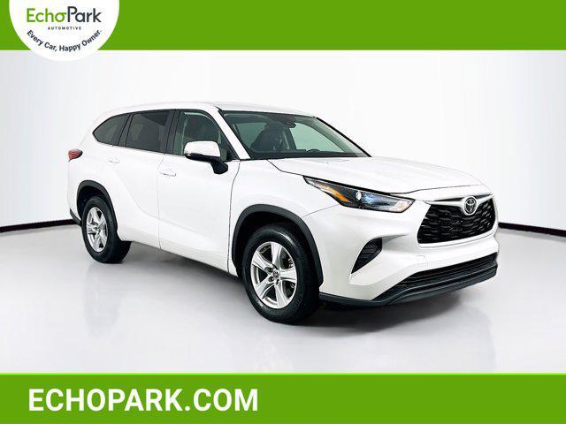 used 2023 Toyota Highlander car, priced at $30,689