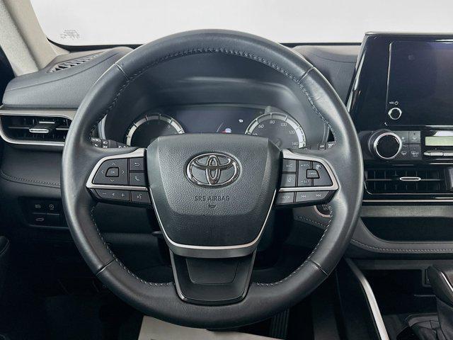 used 2024 Toyota Highlander car, priced at $35,989