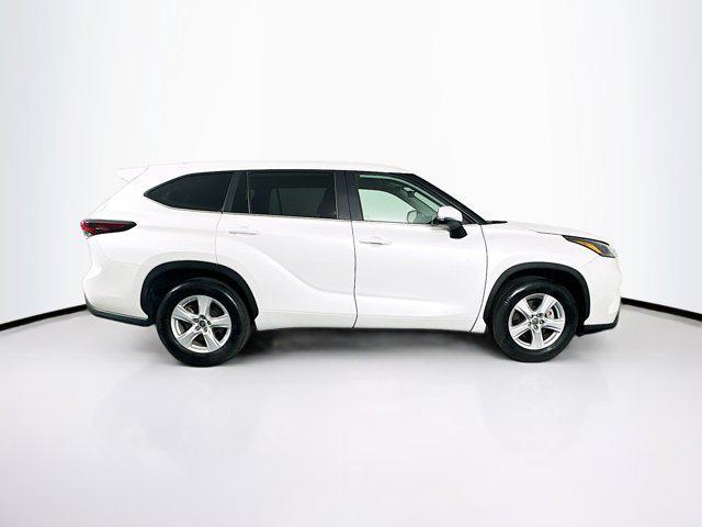 used 2024 Toyota Highlander car, priced at $35,989