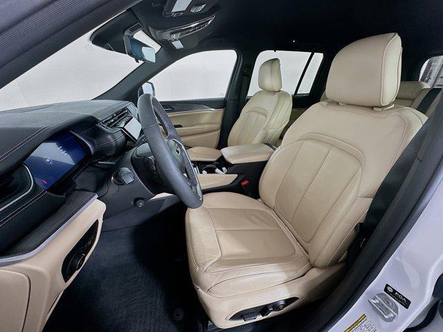 used 2023 Jeep Grand Cherokee car, priced at $28,396