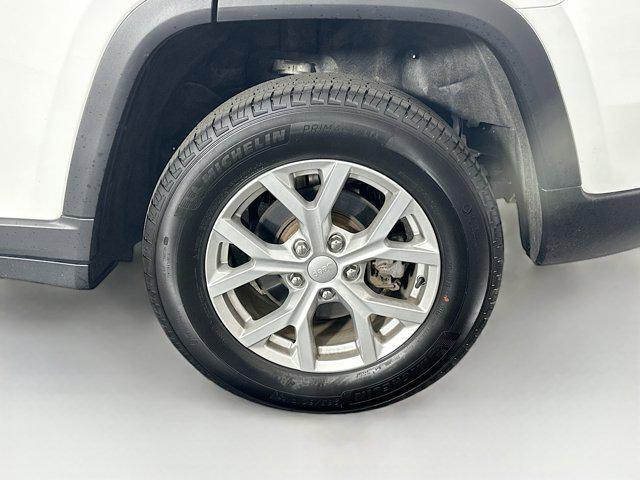 used 2023 Jeep Grand Cherokee car, priced at $28,396