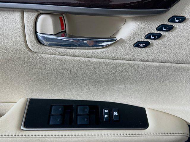 used 2016 Lexus ES 350 car, priced at $17,899