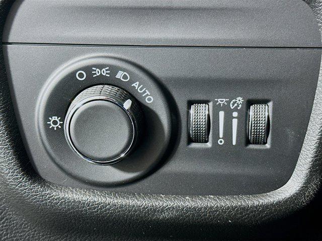 used 2023 Jeep Grand Cherokee car, priced at $29,396