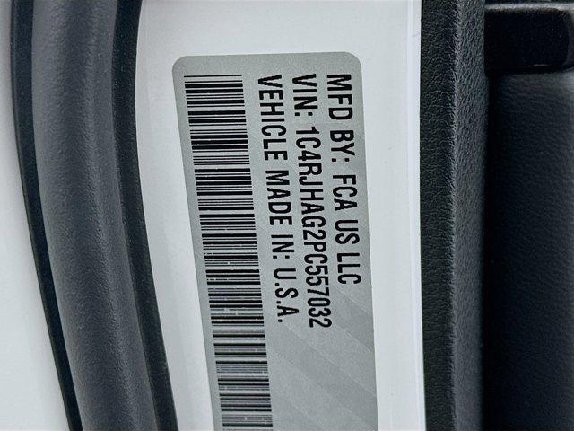 used 2023 Jeep Grand Cherokee car, priced at $29,396