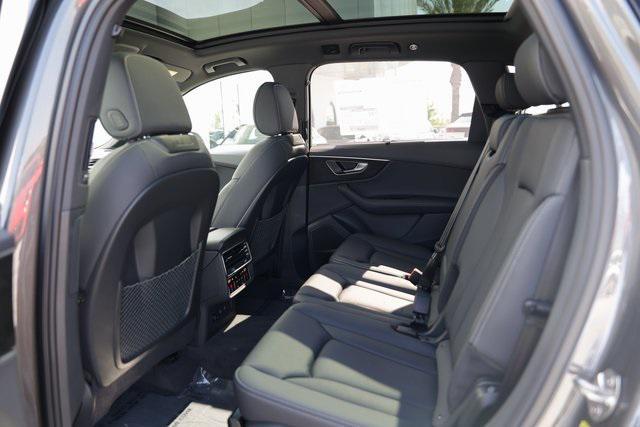 new 2025 Audi Q7 car, priced at $77,910