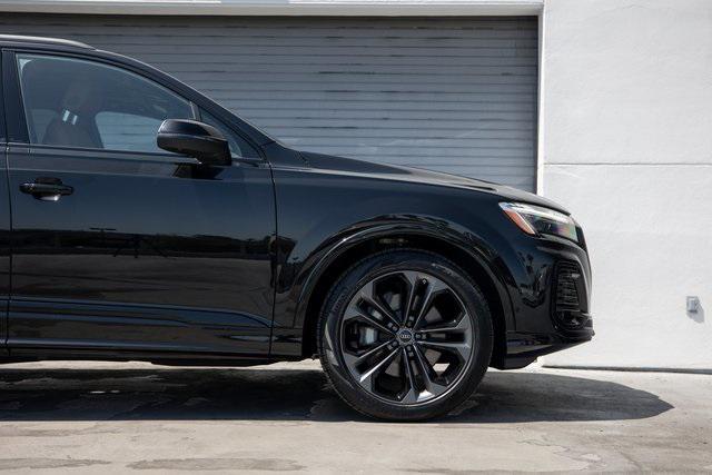 new 2025 Audi Q7 car, priced at $88,130