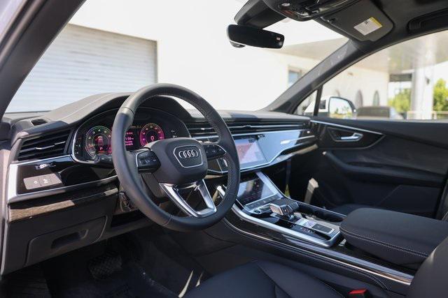 new 2025 Audi Q7 car, priced at $77,830