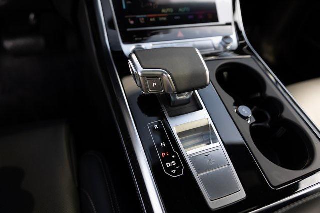 new 2025 Audi Q7 car, priced at $82,160