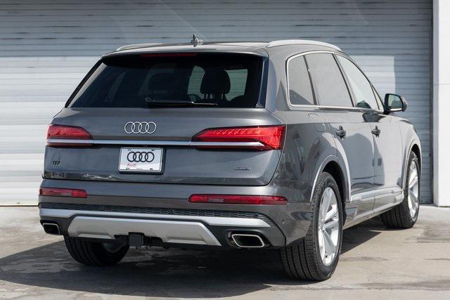 new 2025 Audi Q7 car, priced at $82,160