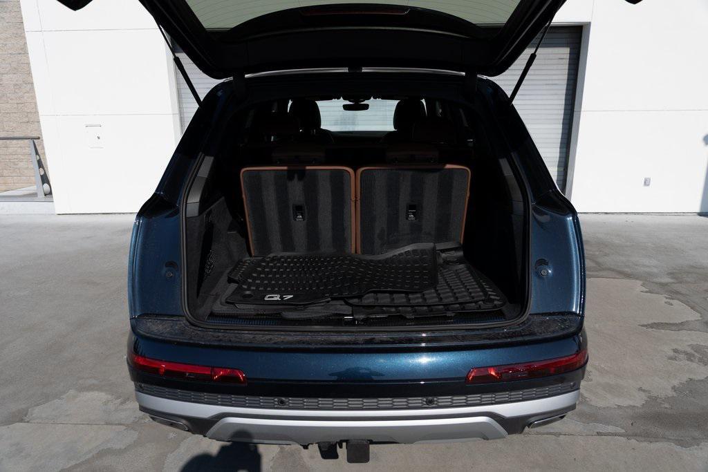 used 2025 Audi Q7 car, priced at $55,999