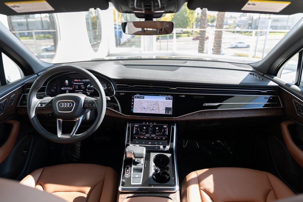 used 2025 Audi Q7 car, priced at $55,999