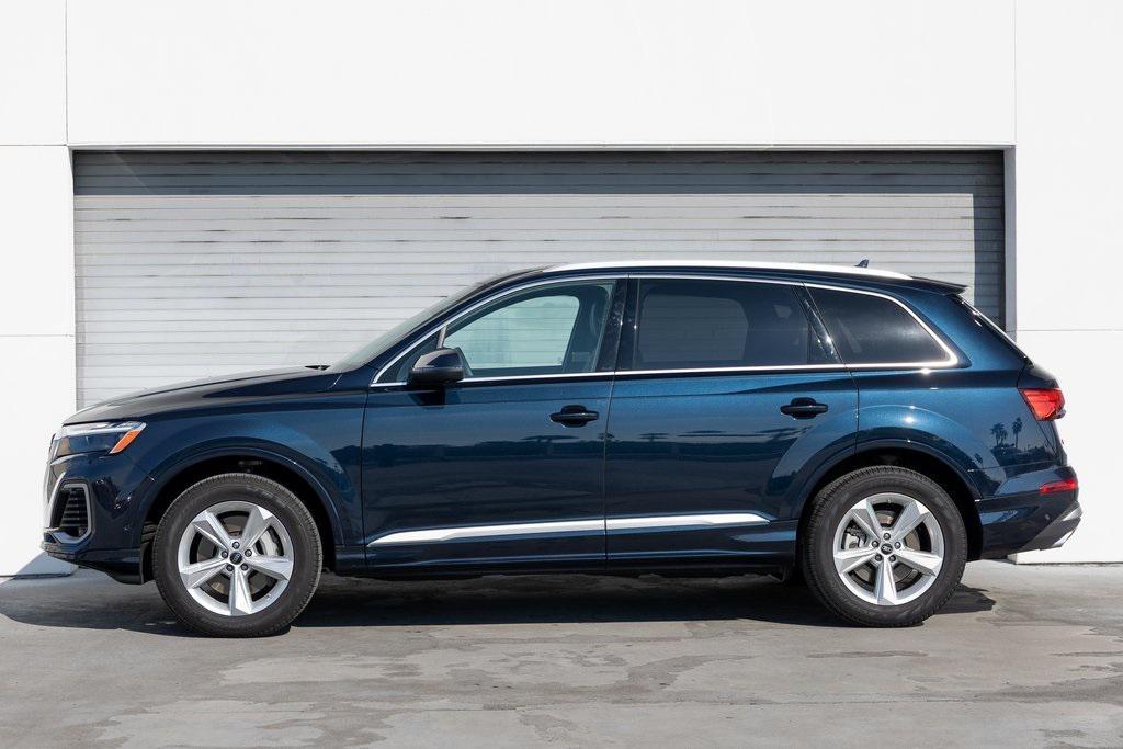 used 2025 Audi Q7 car, priced at $55,999