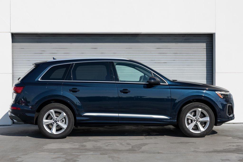 used 2025 Audi Q7 car, priced at $55,999