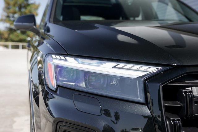 new 2025 Audi Q7 car, priced at $84,260