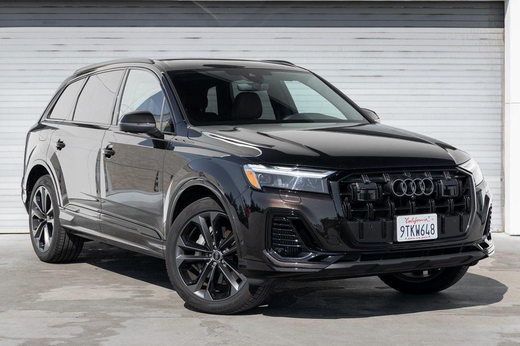 used 2025 Audi Q7 car, priced at $57,999