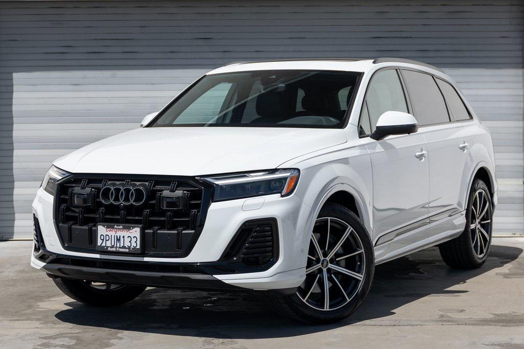 used 2025 Audi Q7 car, priced at $52,687