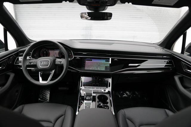 new 2025 Audi Q7 car, priced at $77,750