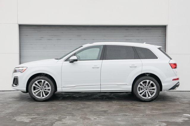 new 2025 Audi Q7 car, priced at $75,890