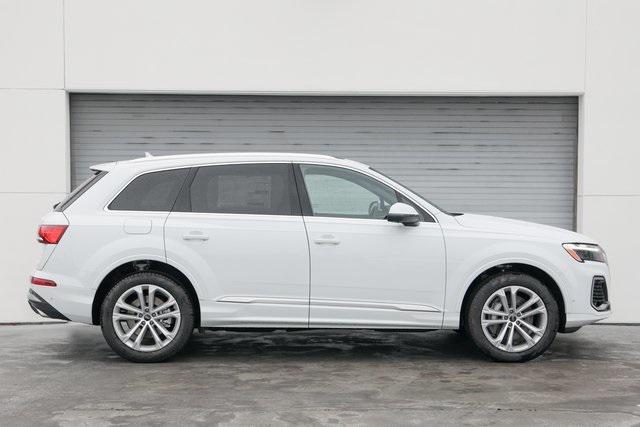 new 2025 Audi Q7 car, priced at $75,890