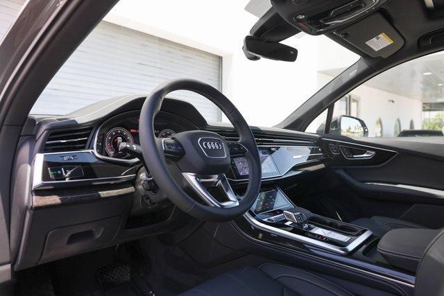 new 2025 Audi Q7 car, priced at $84,260