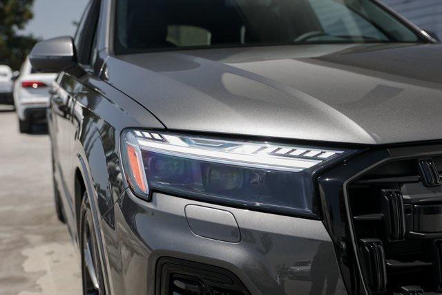 new 2025 Audi Q7 car, priced at $84,260