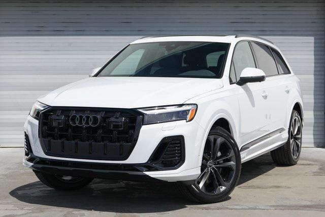 new 2025 Audi Q7 car, priced at $77,090
