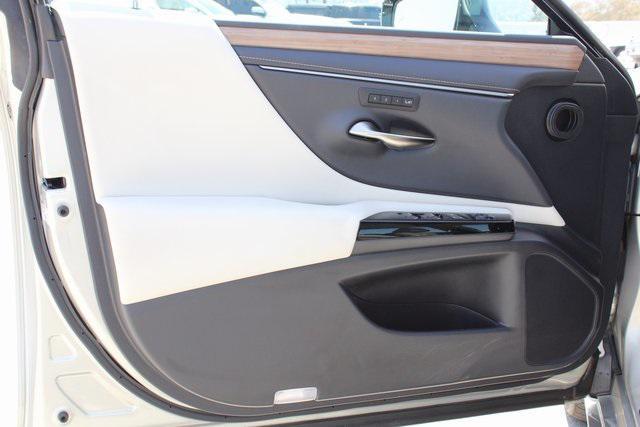 used 2023 Lexus ES 300h car, priced at $38,988