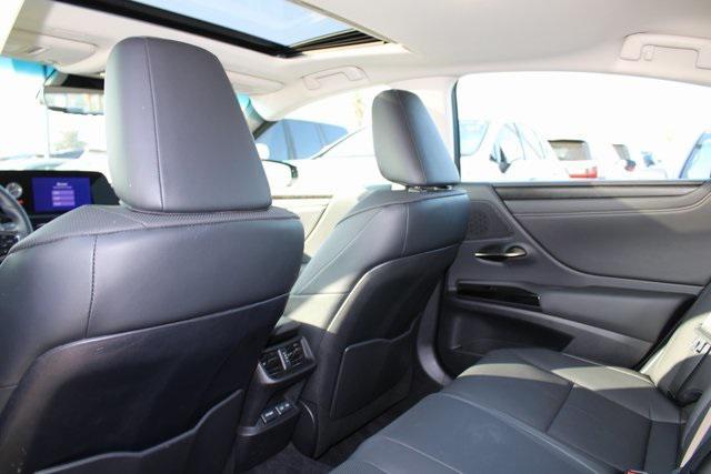 used 2024 Lexus ES 300h car, priced at $40,988