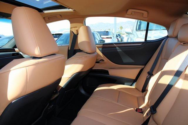 used 2022 Lexus ES 300h car, priced at $39,988