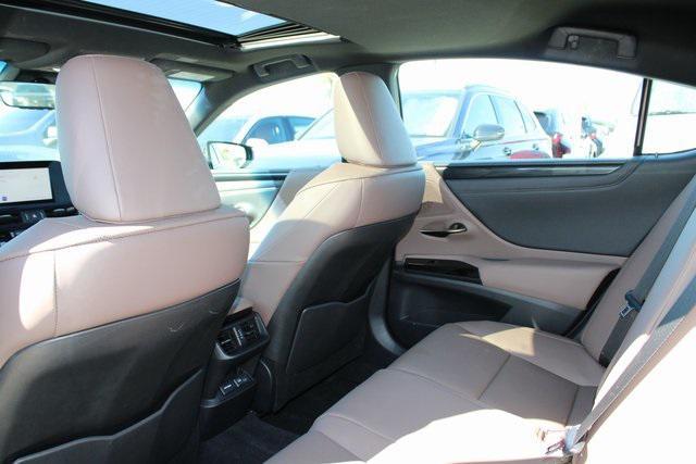 used 2025 Lexus ES 350 car, priced at $40,988
