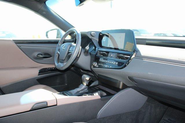 used 2025 Lexus ES 350 car, priced at $40,988
