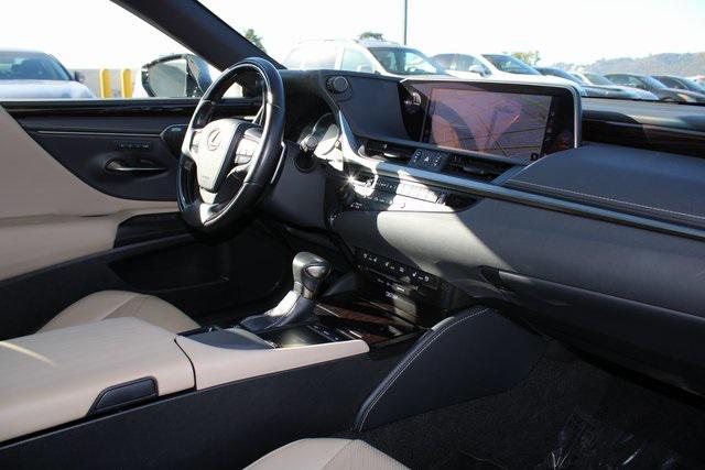 used 2019 Lexus ES 300h car, priced at $34,988