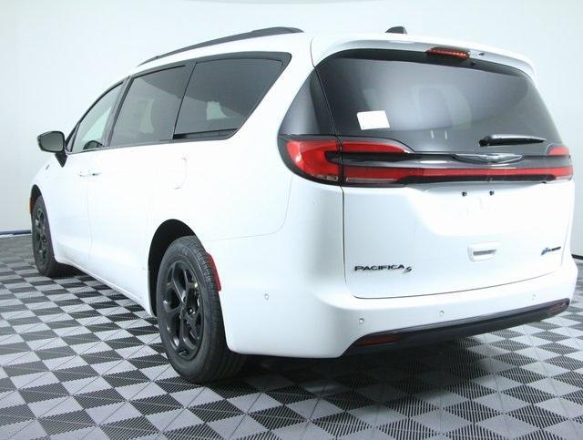 new 2024 Chrysler Pacifica Hybrid car, priced at $57,501