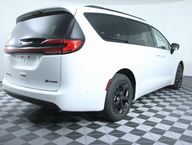 new 2024 Chrysler Pacifica Hybrid car, priced at $55,000