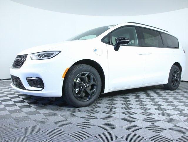 new 2024 Chrysler Pacifica Hybrid car, priced at $55,000