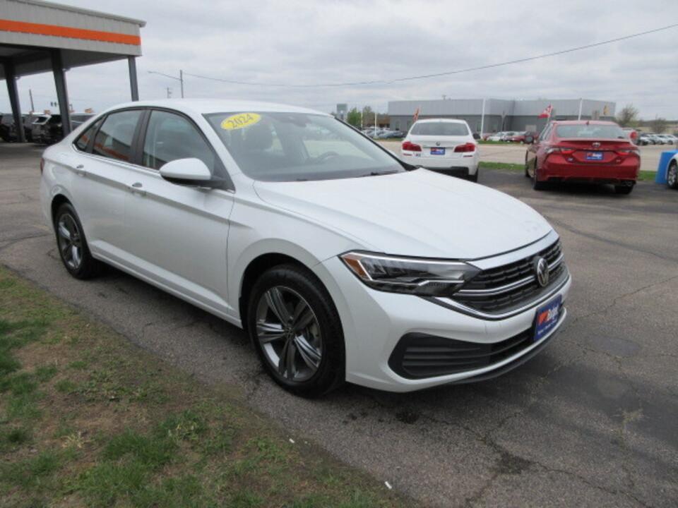 used 2024 Volkswagen Jetta car, priced at $21,990